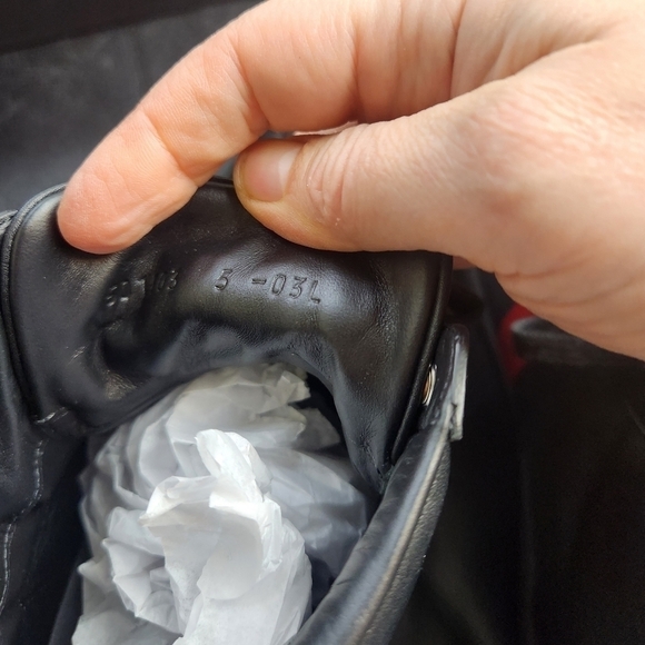 GUCCI Ace High 'Bee' size 5 BNWB with defect - Picture 7 of 8